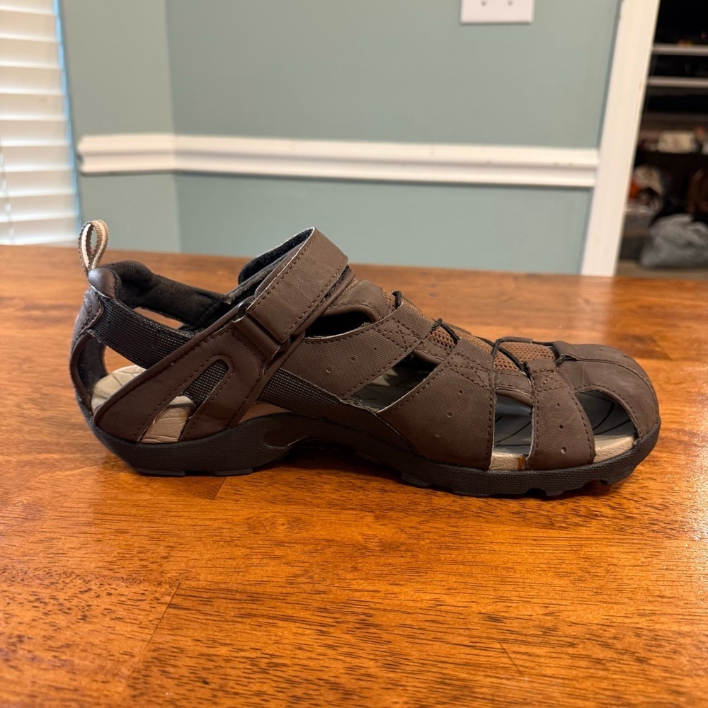 Teva Forebay Brown Men's Sandals size 12 - Picture 2 of 9